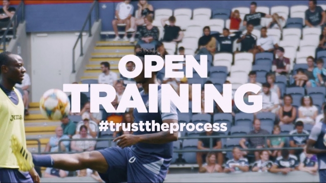 Embedded thumbnail for Thank you for coming to the open training, fans!