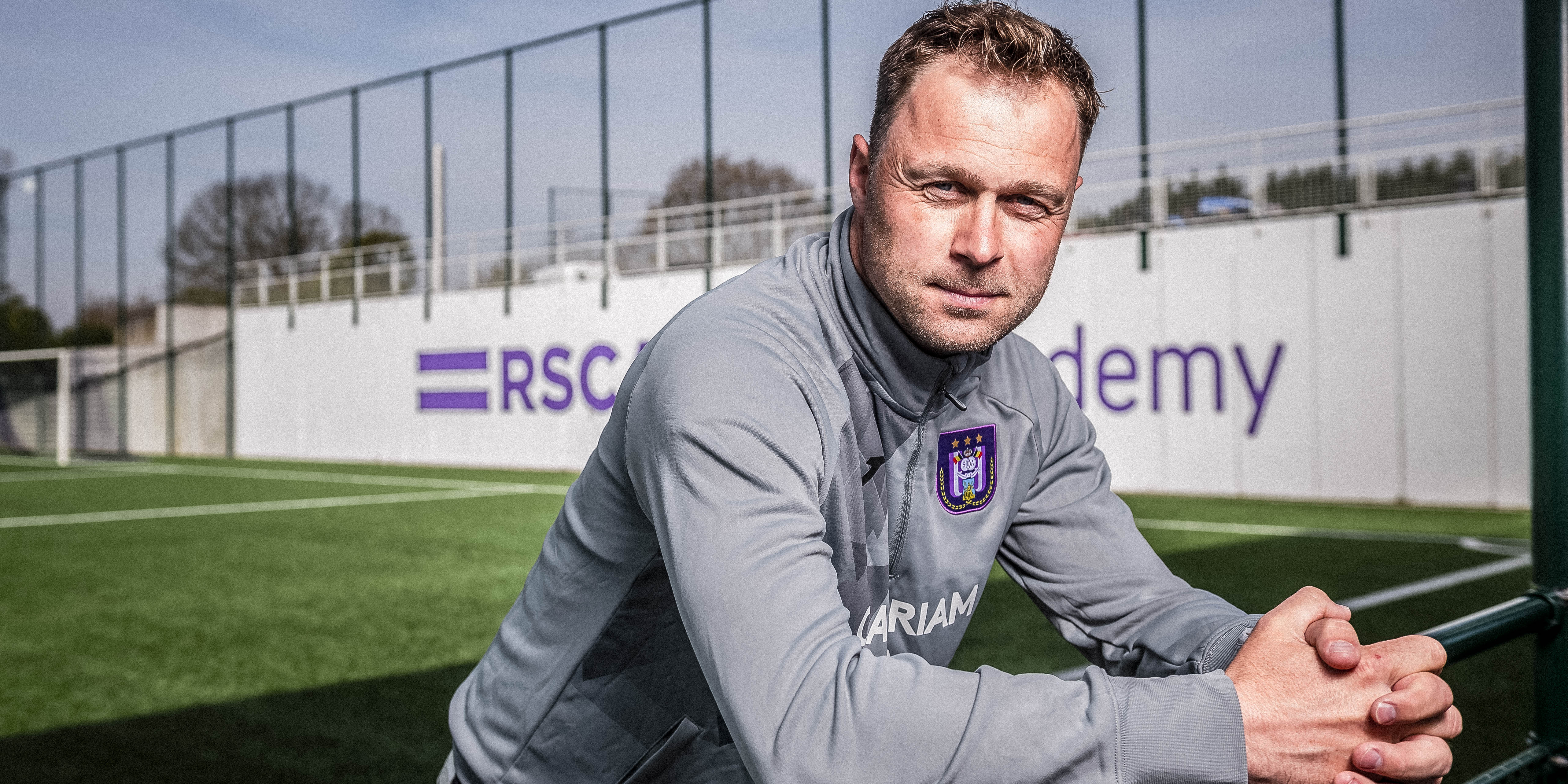 RSCA Futures' head coach Robin Veldman talks to his players after a soccer  match between RSC, Stock Photo, Picture And Rights Managed Image. Pic.  VPM-43653717