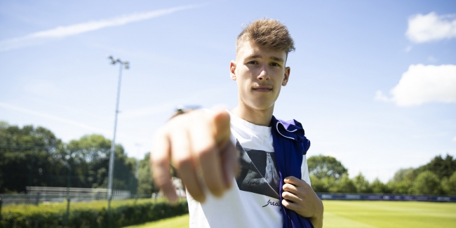 Lucas Lissens (47) of RSC Anderlecht pictured during a soccer game between  KMSK Deinze and RSC Anderlecht Futures youth team during the 22 nd matchday  in the Challenger Pro League for the