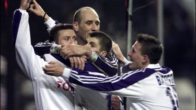 Embedded thumbnail for Merci Roger: la superbe saison 2000/01 en Champions League