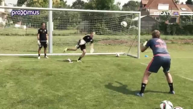 Embedded thumbnail for Training goalkeepers 02/07/2015
